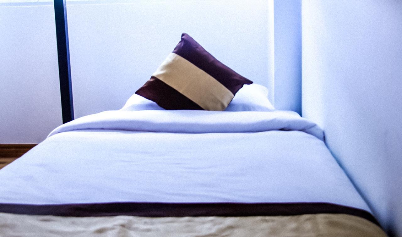 The Lodge Yangon Poshtel Εξωτερικό φωτογραφία