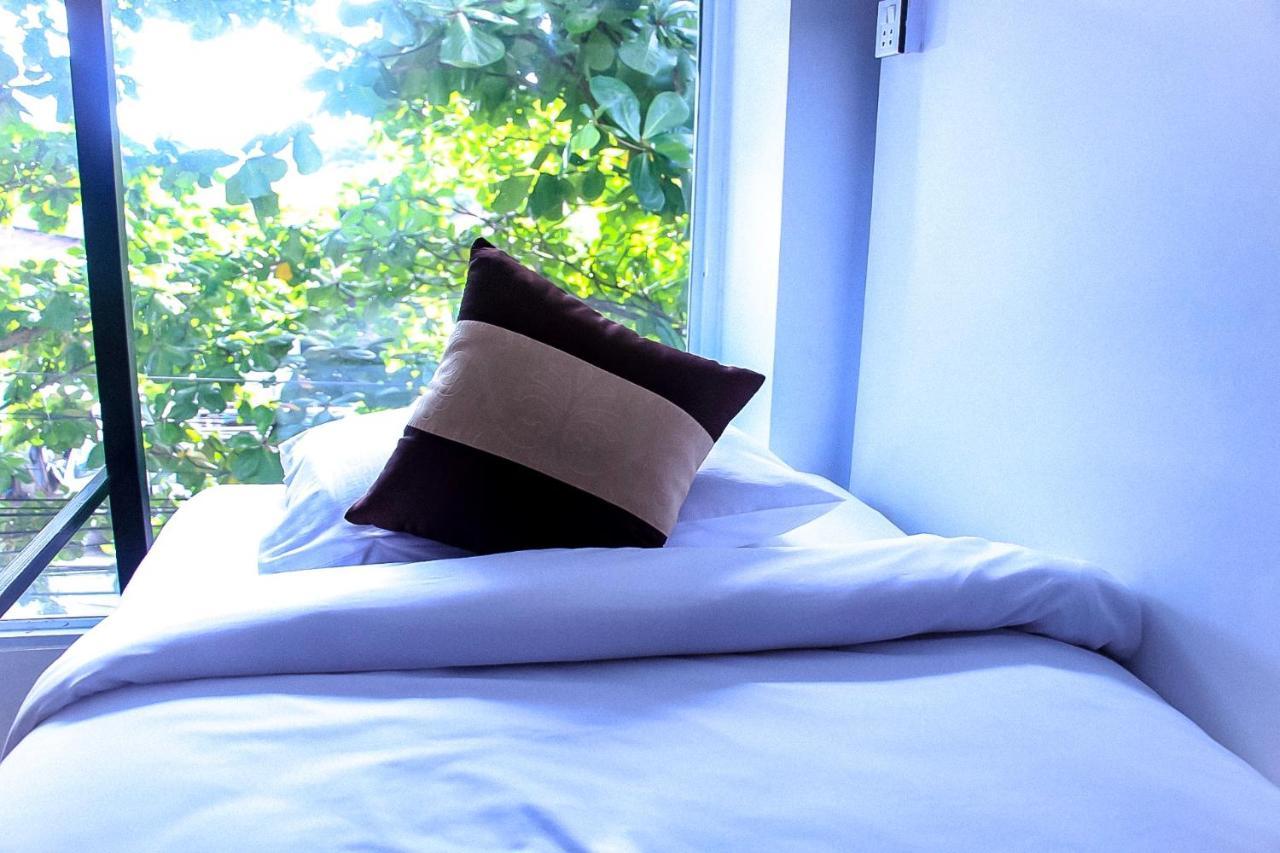 The Lodge Yangon Poshtel Εξωτερικό φωτογραφία