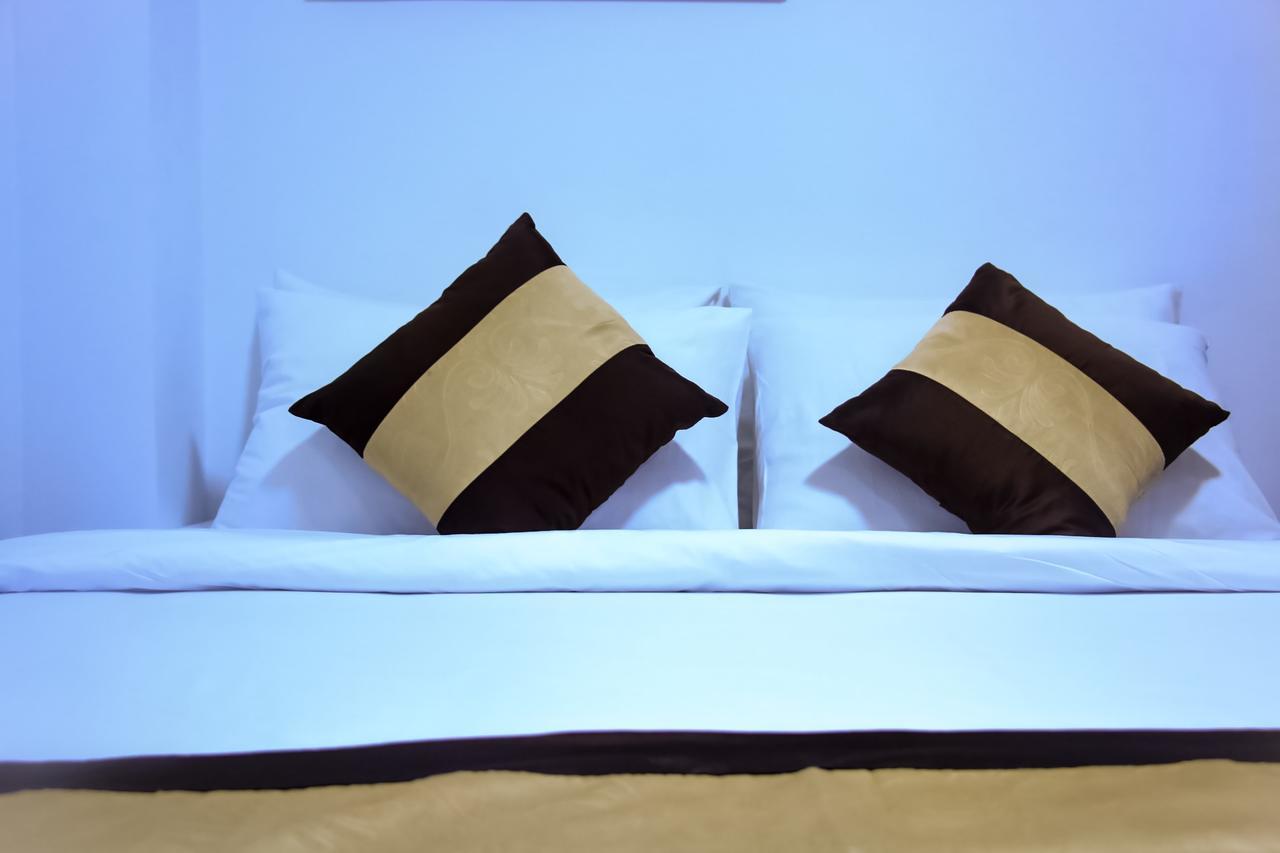 The Lodge Yangon Poshtel Εξωτερικό φωτογραφία
