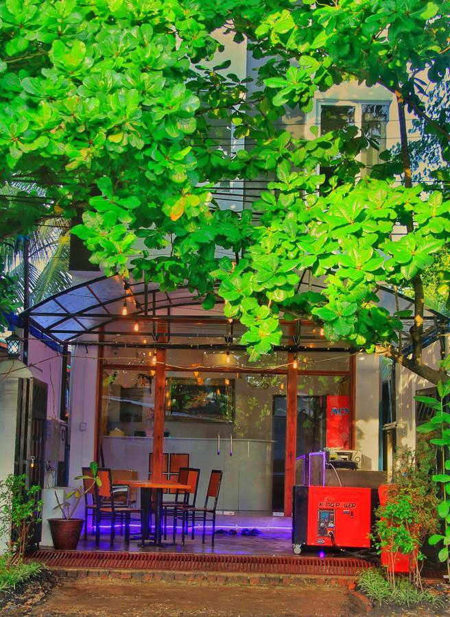The Lodge Yangon Poshtel Εξωτερικό φωτογραφία