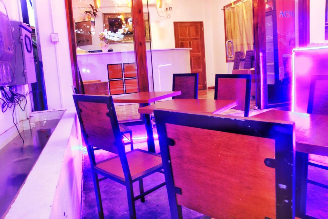 The Lodge Yangon Poshtel Εξωτερικό φωτογραφία