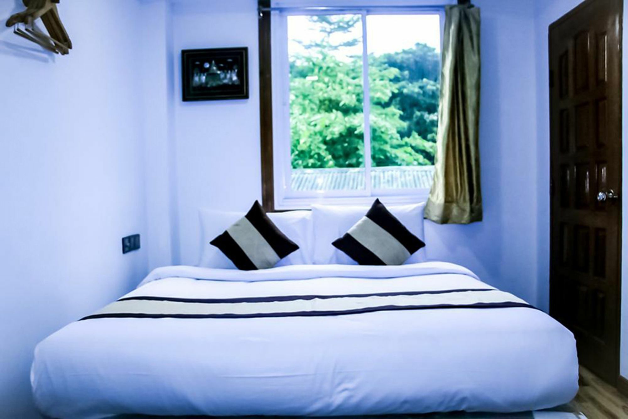 The Lodge Yangon Poshtel Εξωτερικό φωτογραφία